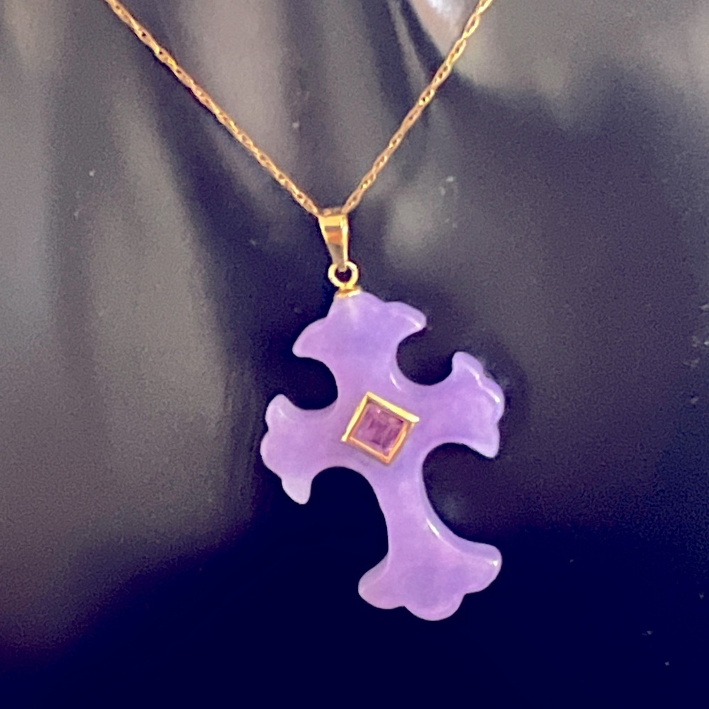 14K Gold Lavender Jade & Amethyst Cross Pendant Necklace
